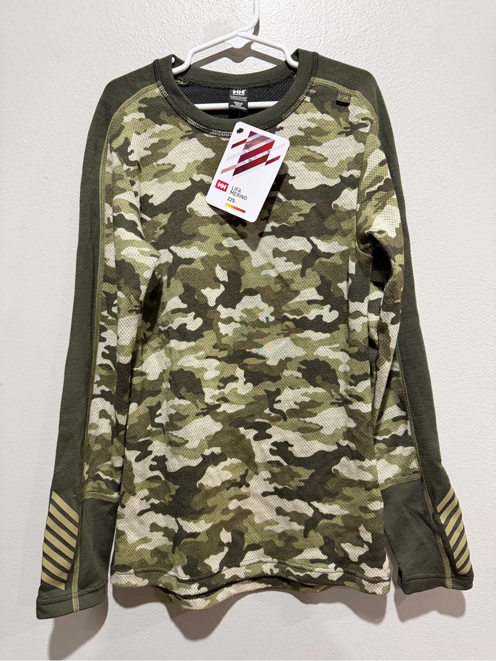 NWT Helly Hansen Lifa Merino Boy's Green Camo Long Sleeve Top size 12